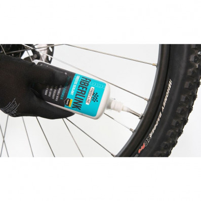 FINISH LINE FiberLink Tubeless Sealant: Pro Latex 8oz/240ml - dávkovač