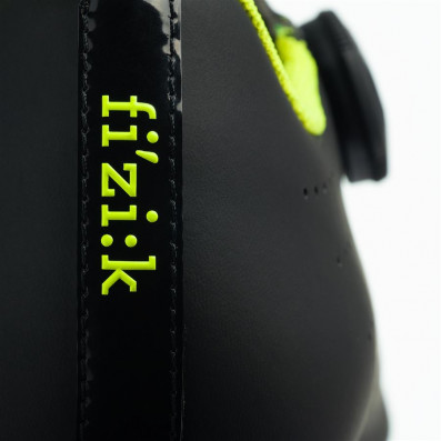 Tretry Fizik Overcurve R5-black/yellow fluo