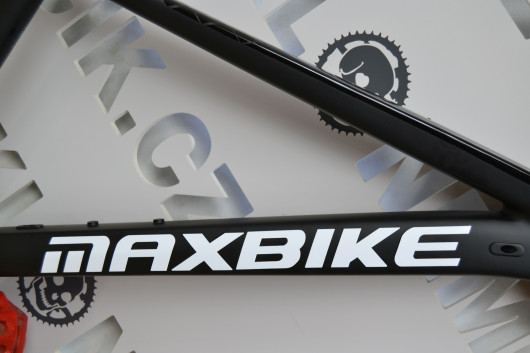 Rám Maxbike M909 2021 Boost 15,5" černý matný + osa