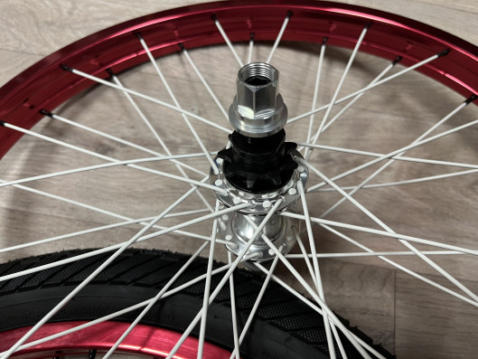 Kolo GALAXY SPOT 20" ČERNÝ-RED