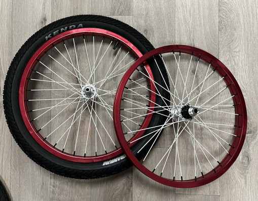 Kolo GALAXY SPOT 20" ČERNÝ-RED