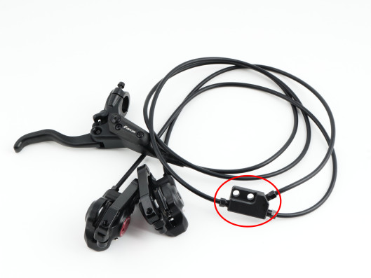Rozbočovač pro hydraulické hadice pro kotoučové brzdy pro duální zapojení