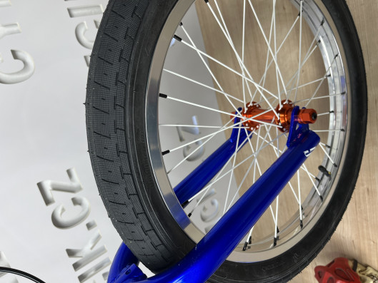 Kola BMX napletená komplet pár 34R ; 36 děr White+Silver RHD