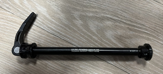 Pevná osa Formula zadní, náboje X12-SH, černý 174mm M12x1.5