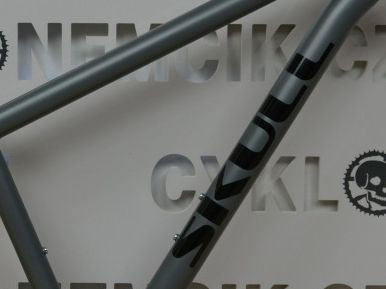 Kolo SKULL Gravel GRX 1x12 šedá mat