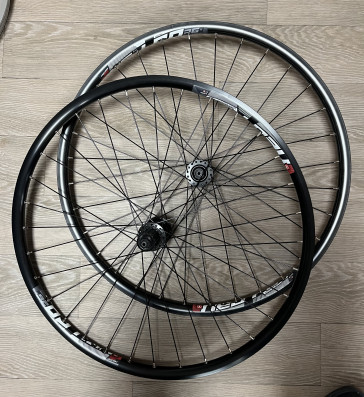 Kola napletená 26 Mach Neuro disc + Shimano Deore 6000