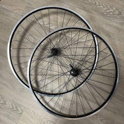 Kola napletená Cross/Trek 28" + náboje shimano 505+35