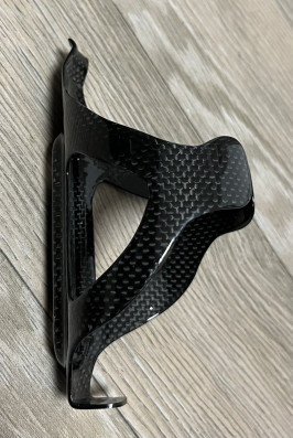 Košík na láhev carbon BCC-201 - 1 boční pruh