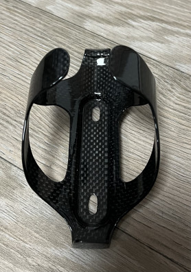 Košík na láhev carbon BCC-201 - 1 boční pruh