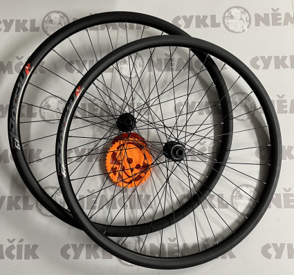 Kola napletená Mach Gravel shimano 105 pevné osy