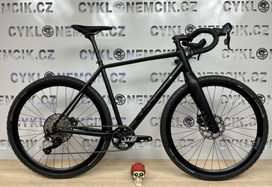 Kolo SKULL Gravel GRX 1x9 Microshift černá mat