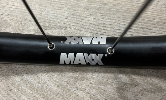 Kola napletená Mach MAXX 29" +Shimano FHM401+HBM200