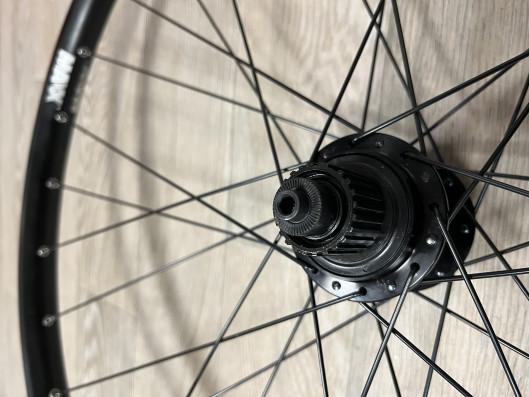 Zapletené zadní kolo Mach MAXX 29" + DT Swiss DT370