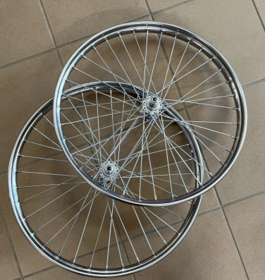 Kolo napletené na dvoukolák-vozík