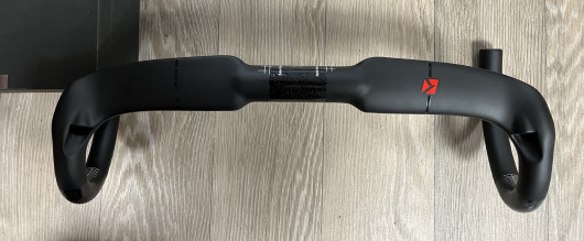 ŘIDÍTKA ROAD ultra light full karbon 420mm anatomic