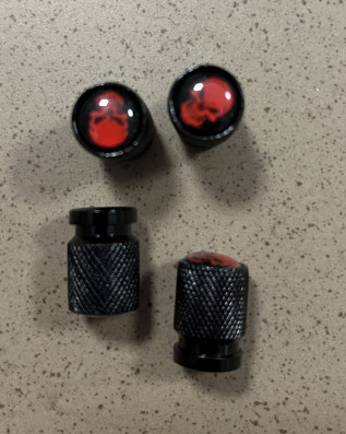 Čepička ventilku MOTO BLACK SKULL 4KS