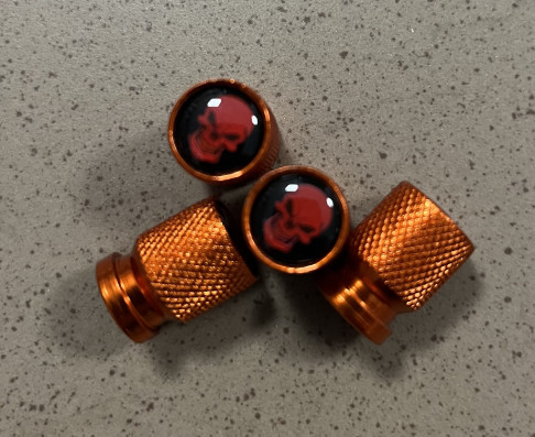 Čepička ventilku MOTO ORANGE SKULL 4KS