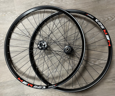 Kola napletená Remerx WER + Novatec 142+110mm
