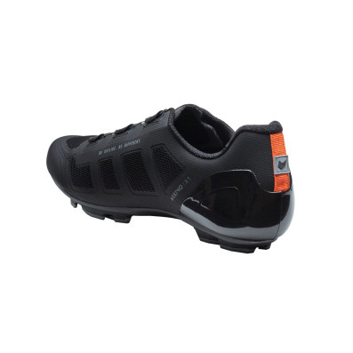 TRETRY CATLIKE MIXINO XC1 CARBON ČERNÉ