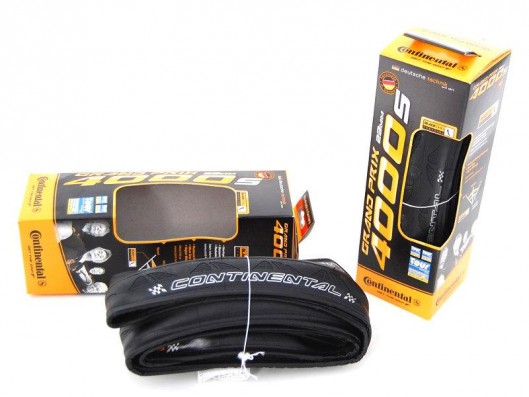 PLÁŠŤ CONTINENTAL GRAND PRIX 4000 S