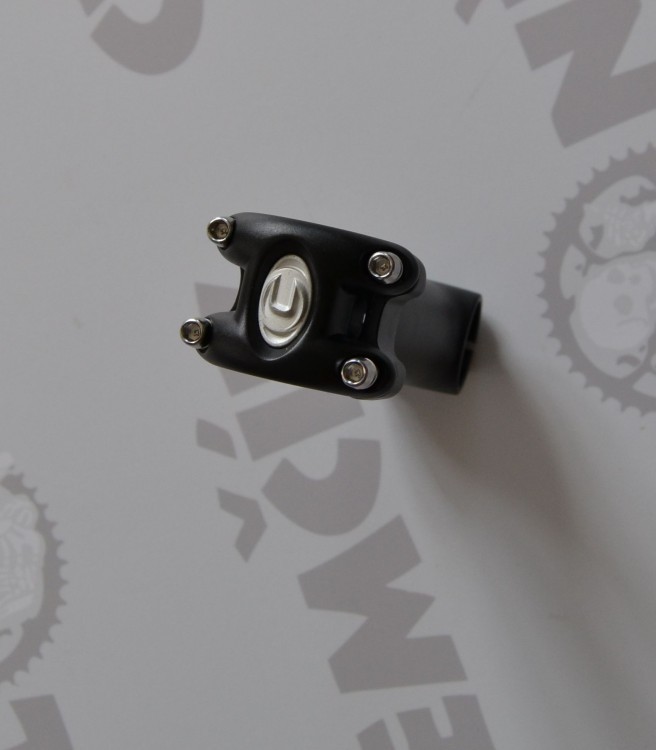 Attacco Manubrio Cannondale 1.5 Lunghezza 100mm Angolo +/-6° Morsetto 31.8mm Modello K2804800 Nuovo
