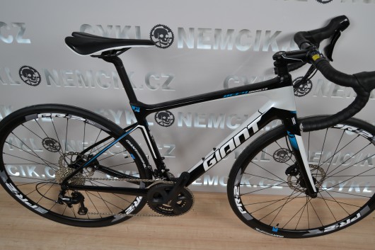 Kolo GIANT DEFY Advanced 2 HRD 2017