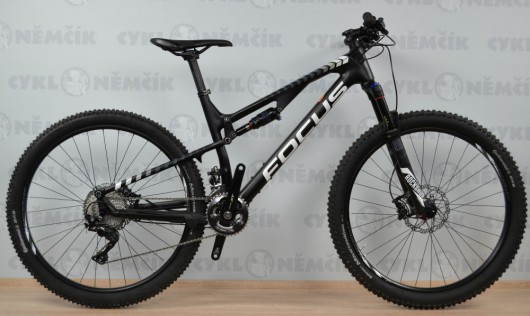 Rám Focus SPINE C PRO 22G 2016 44M černá carbon