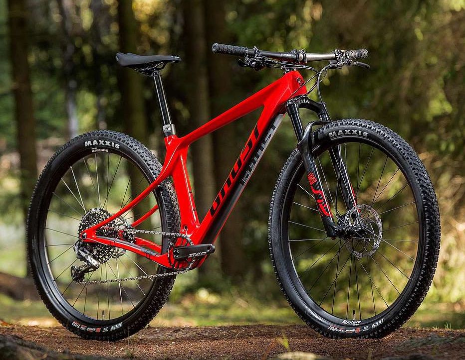 Kolo GHOST LECTOR SF LC PRO - Riot Red / Jet Black - CykloNěmčík.cz